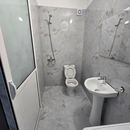 Kedi's House Vlorë